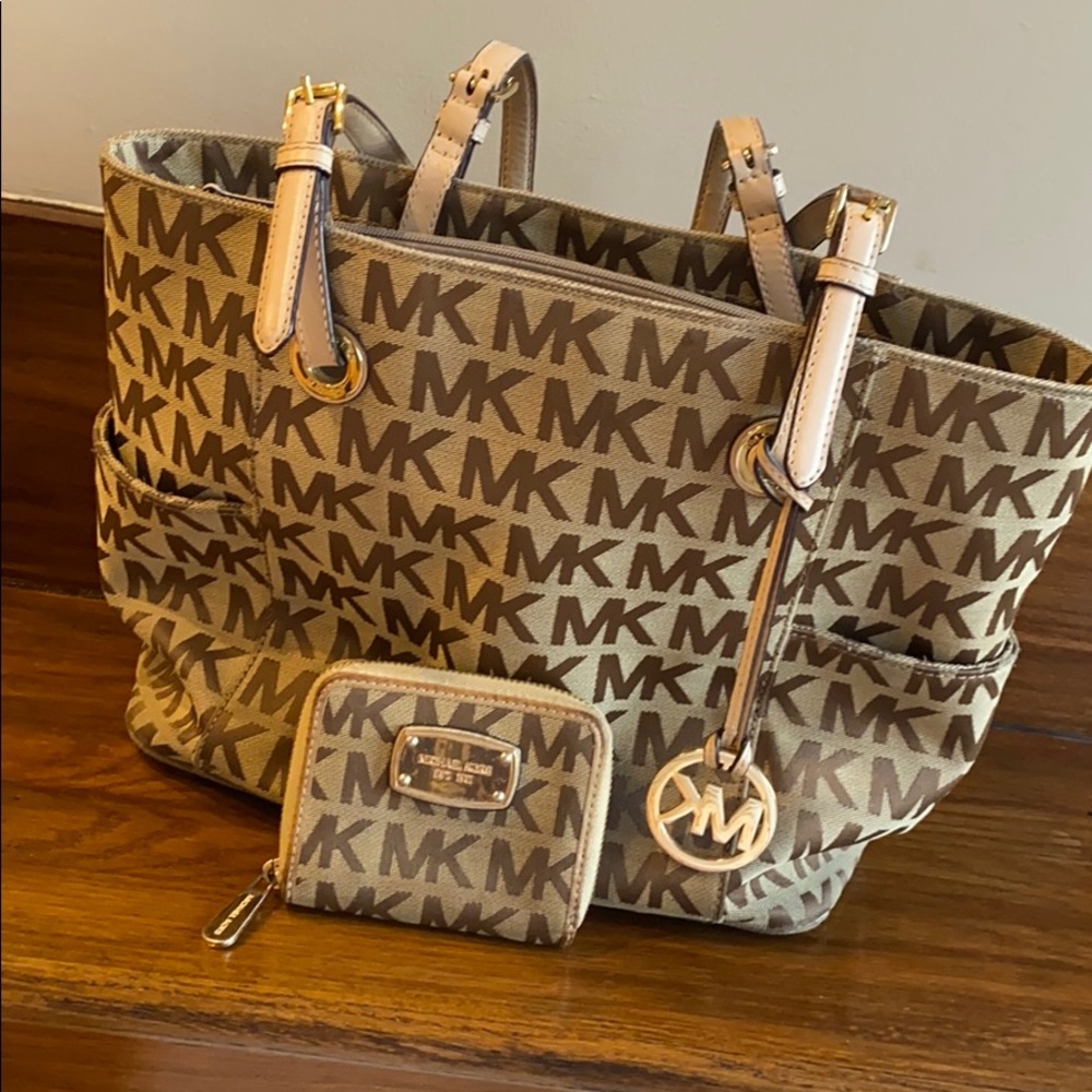 Michael Kors purse and matching wallet